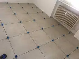 Verlegung von Bodenfliesen